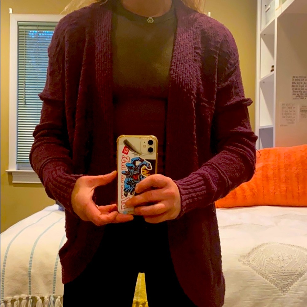 Maroon ROXY Cardigan with pockets!!